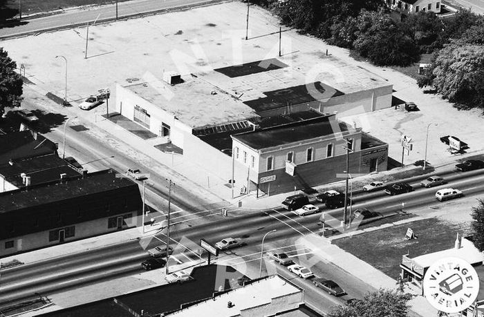 RJ's Lounge and Bowling Alley (Bay Lanes)